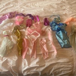 COPY - LOT OF BARBIE CLOTHES/DRESSES